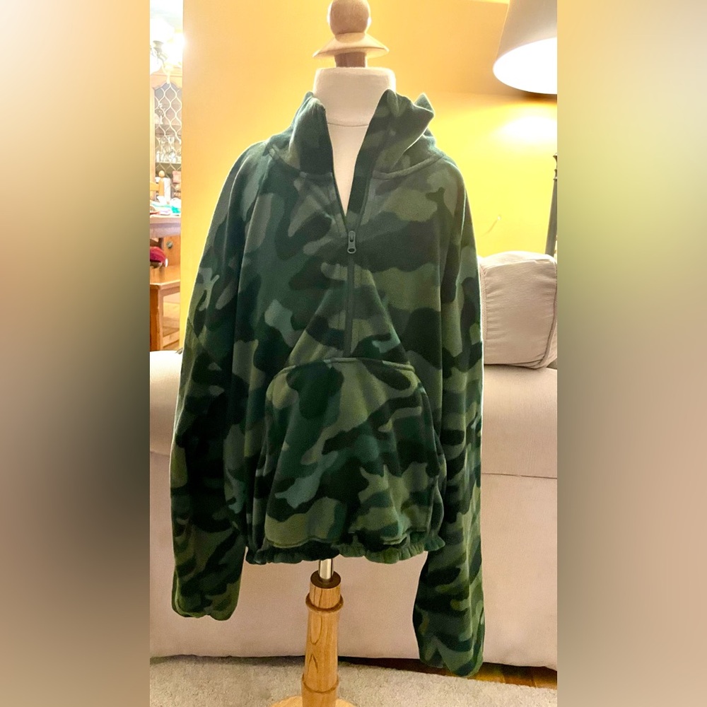 NWOT girls fleece camouflage